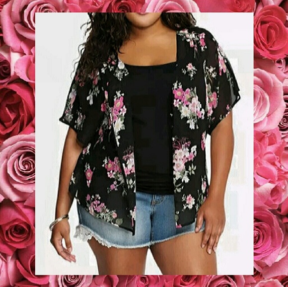 torrid Tops - EUC 2X Torrid Floral Button Down Blouse